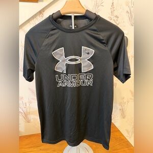 Under Armour Logo Tee Size Youth L